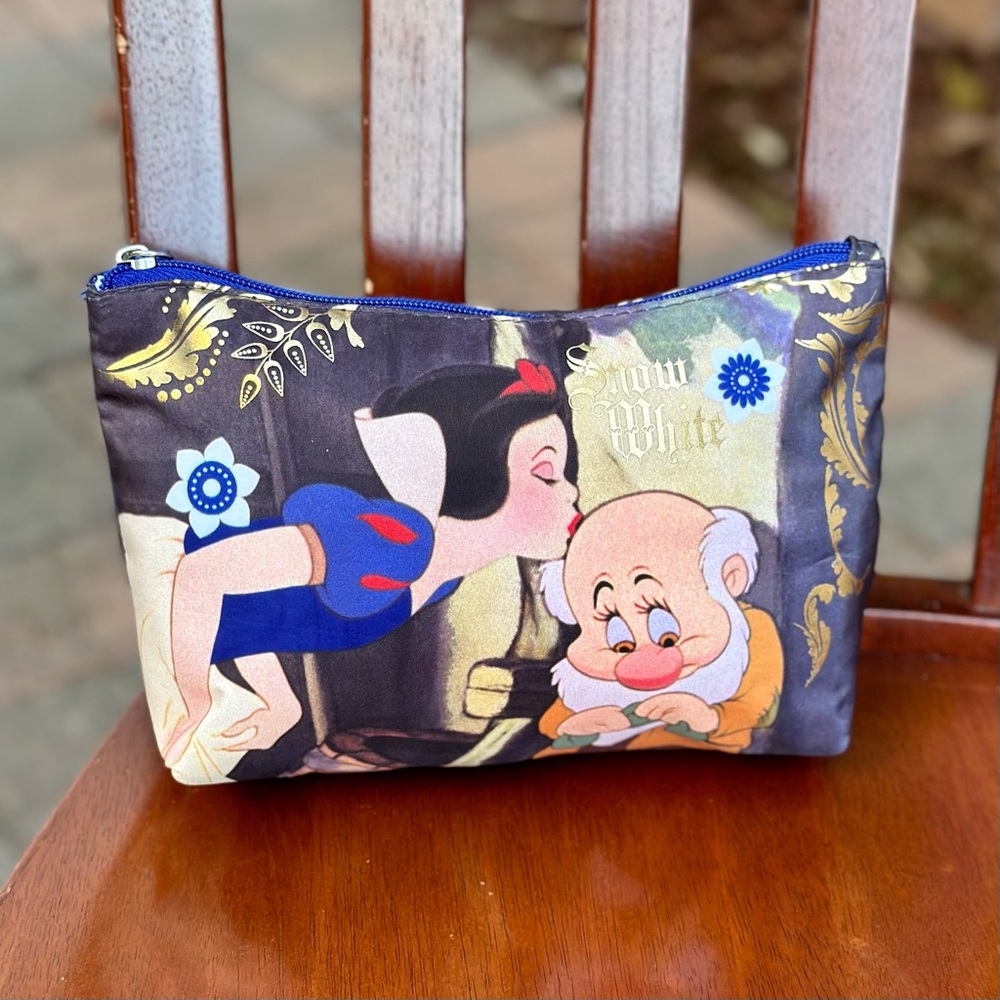 London SOHO New York Disney Snow White Cosmetic Case/Pouch